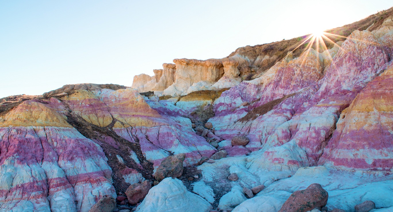 rocks with the colors of pink, orange, and white at colorado wedding photo location near colorado springs