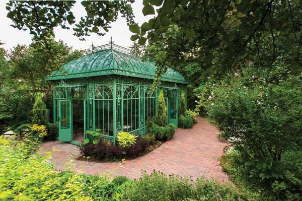 denver botanic gardens- colorado engagement photo location- greenhouse