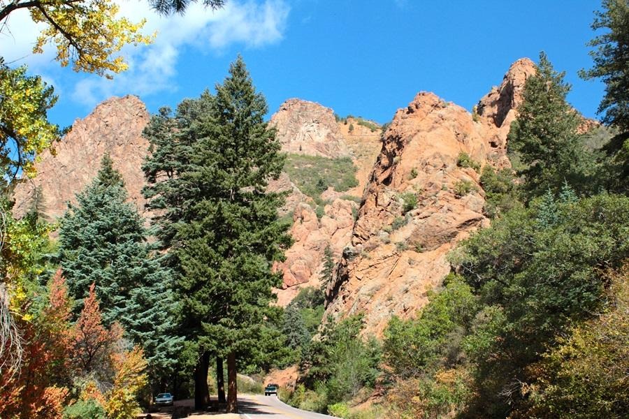 road goes through colorado springs elopement location