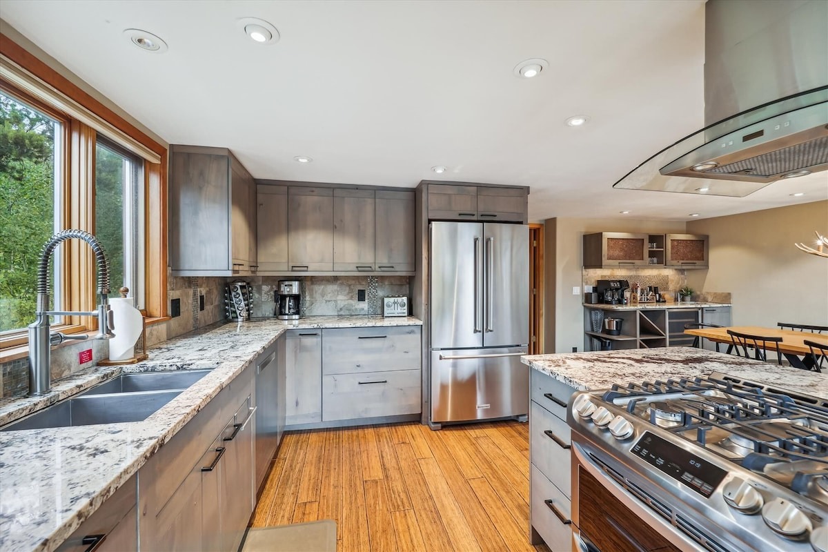 sleek and stocked kitchen at colorado airbnb vrbo micro wedding and elopement venue