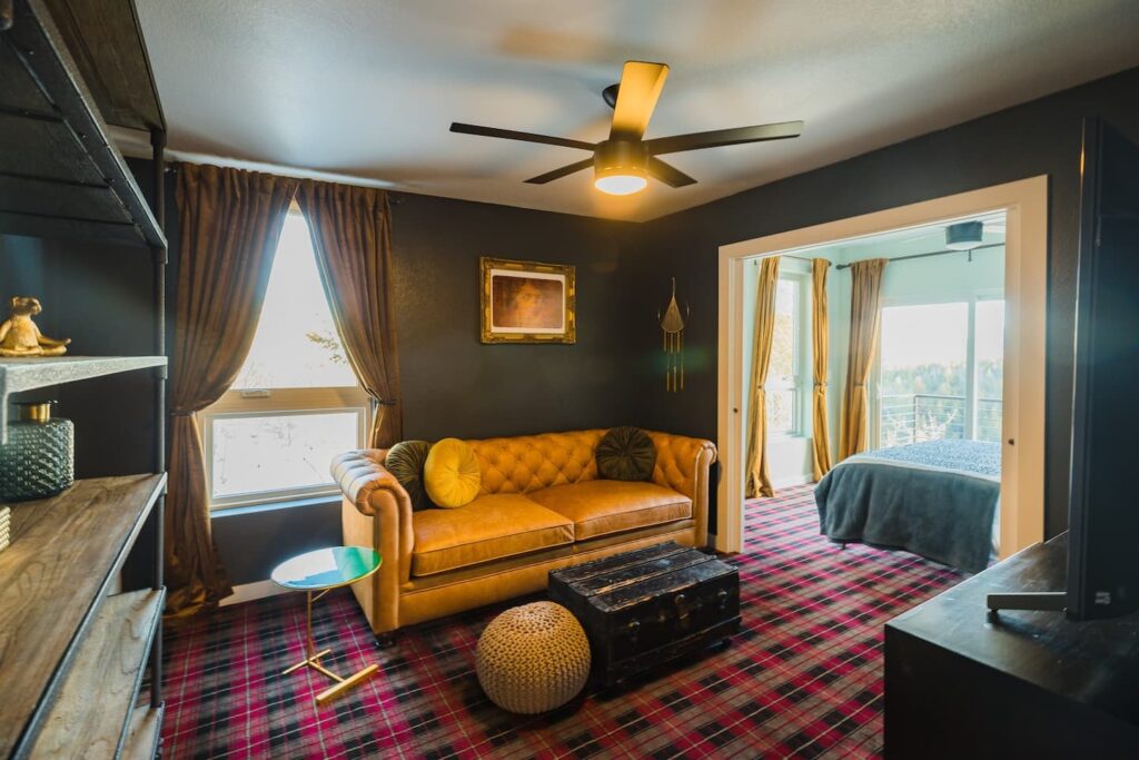 colorado airbnb bedroom for a colorado airbnb elopement.