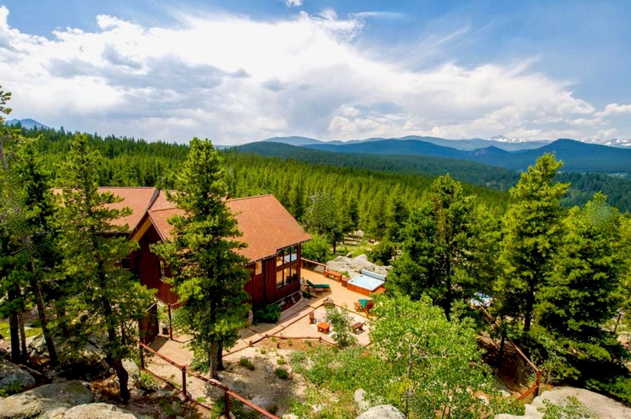 view of outdoor areas at colorado vrbo for micro weddings and elopements