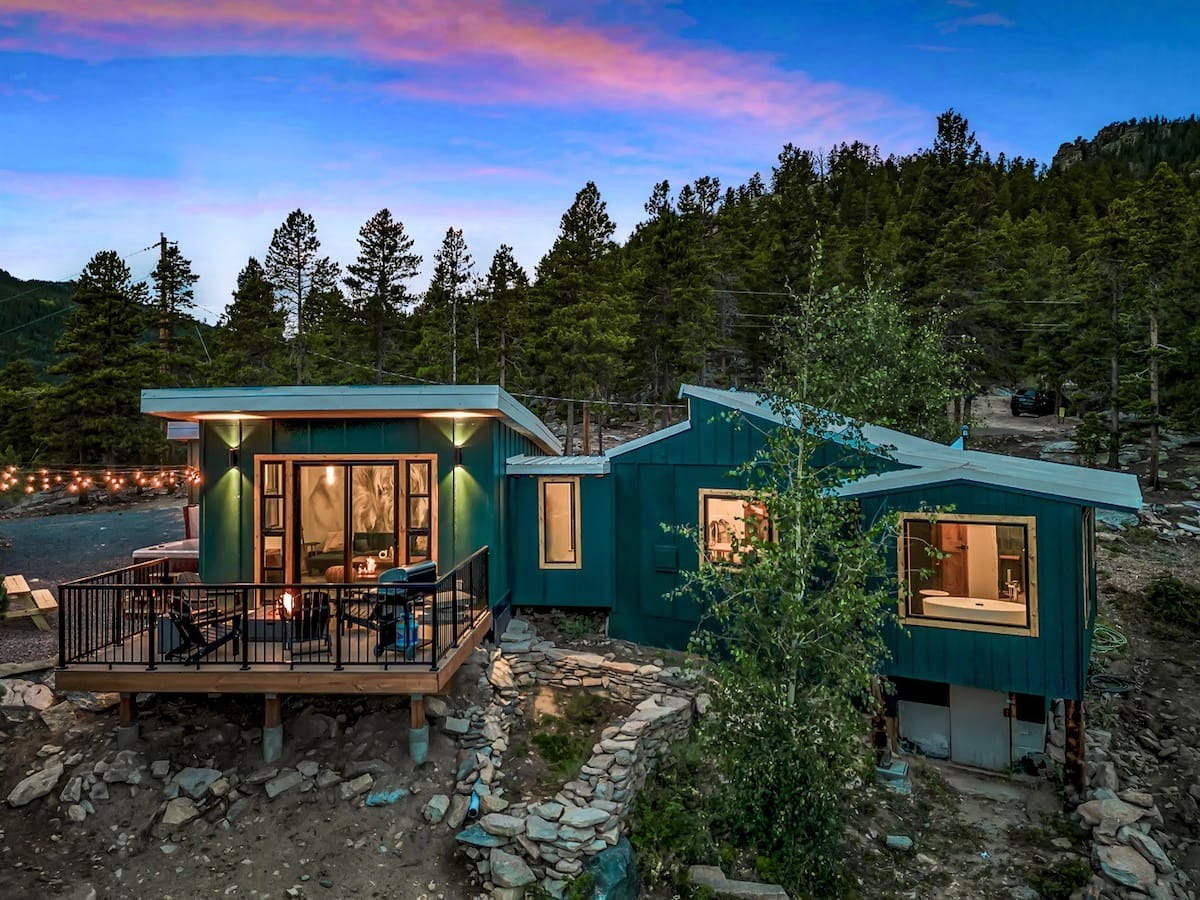 outside view of colorado micro wedding + elopement airbnb / vrbo property in the mountains