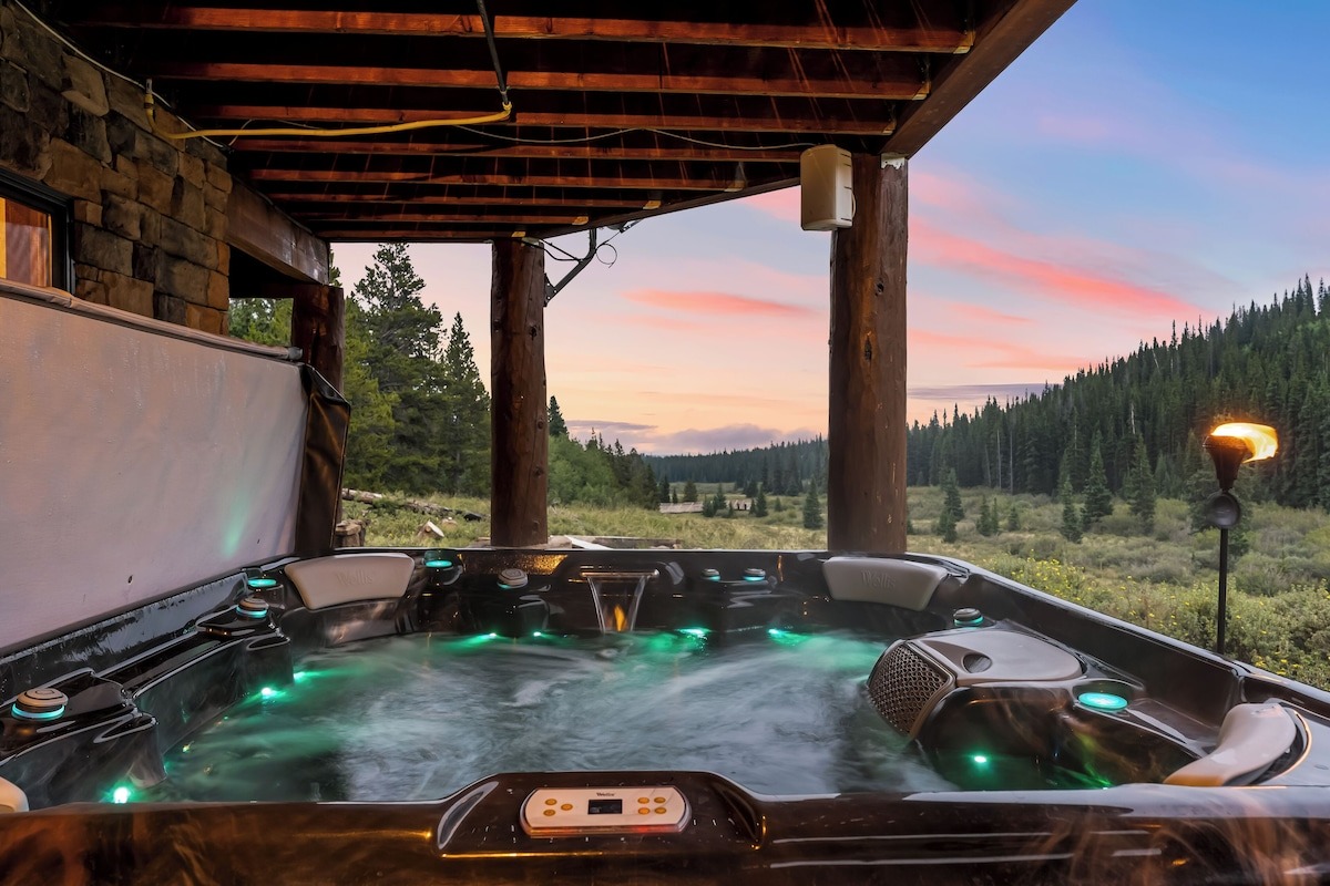 view of mountains from the hot tub at colorado vrbo micro wedding and elopement venue