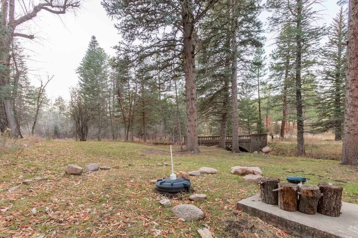 airbnb micro wedding venue in the colorado mountains - outdoor area