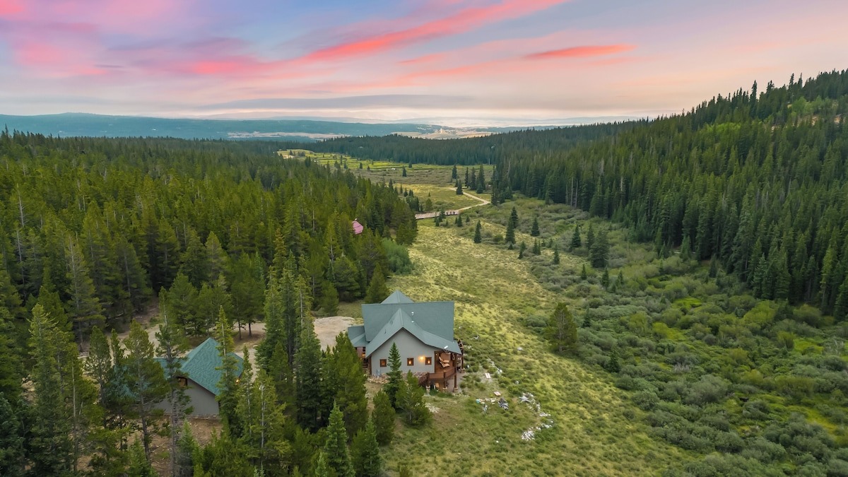 aerial view of colorado vrbo micro wedding and elopement venue