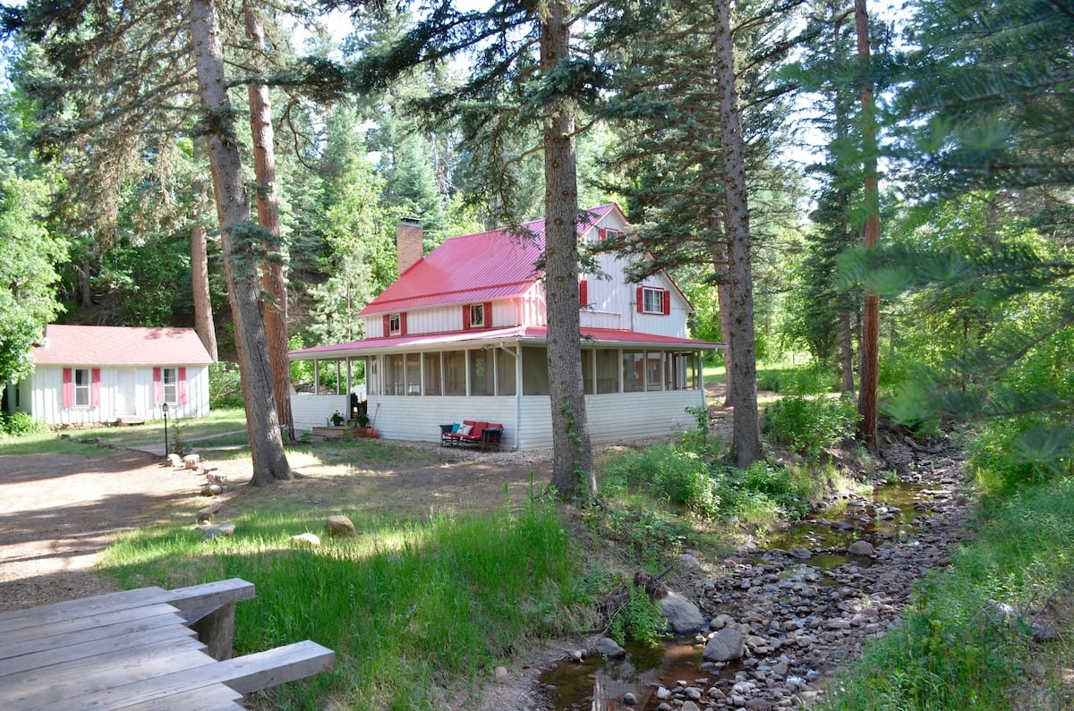 airbnb micro wedding venue in the colorado mountains