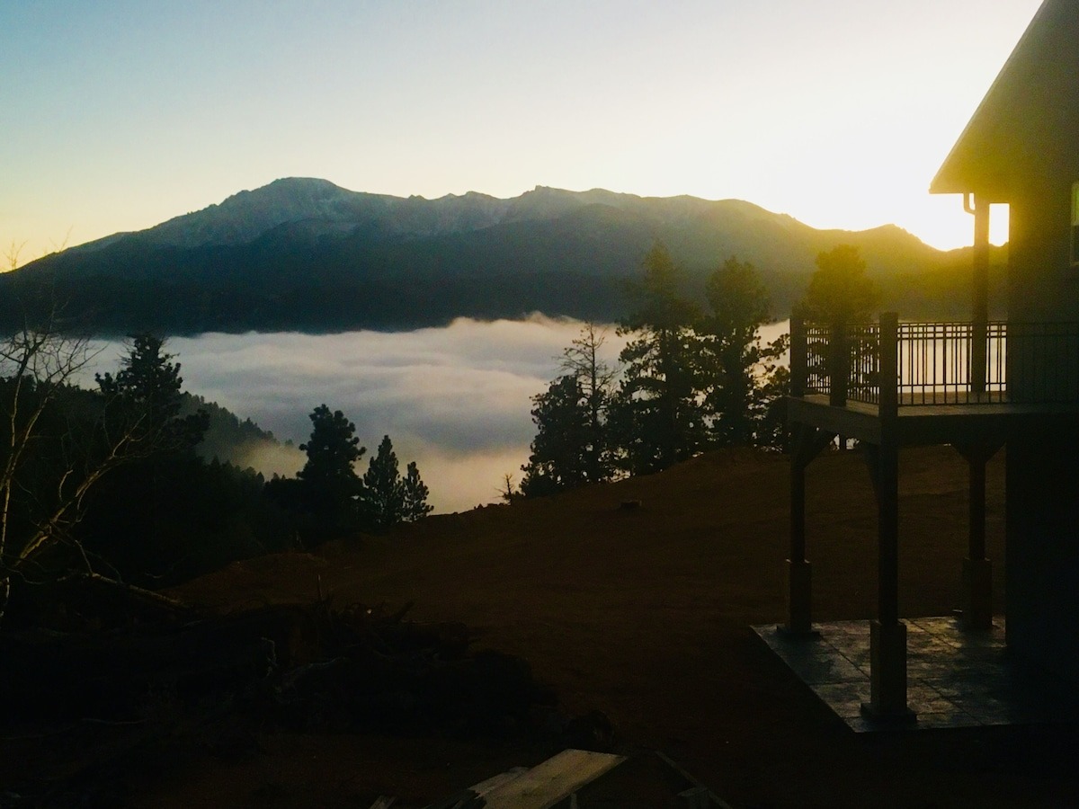 colorado vrbo micro wedding + elopement venue - view from above the clouds