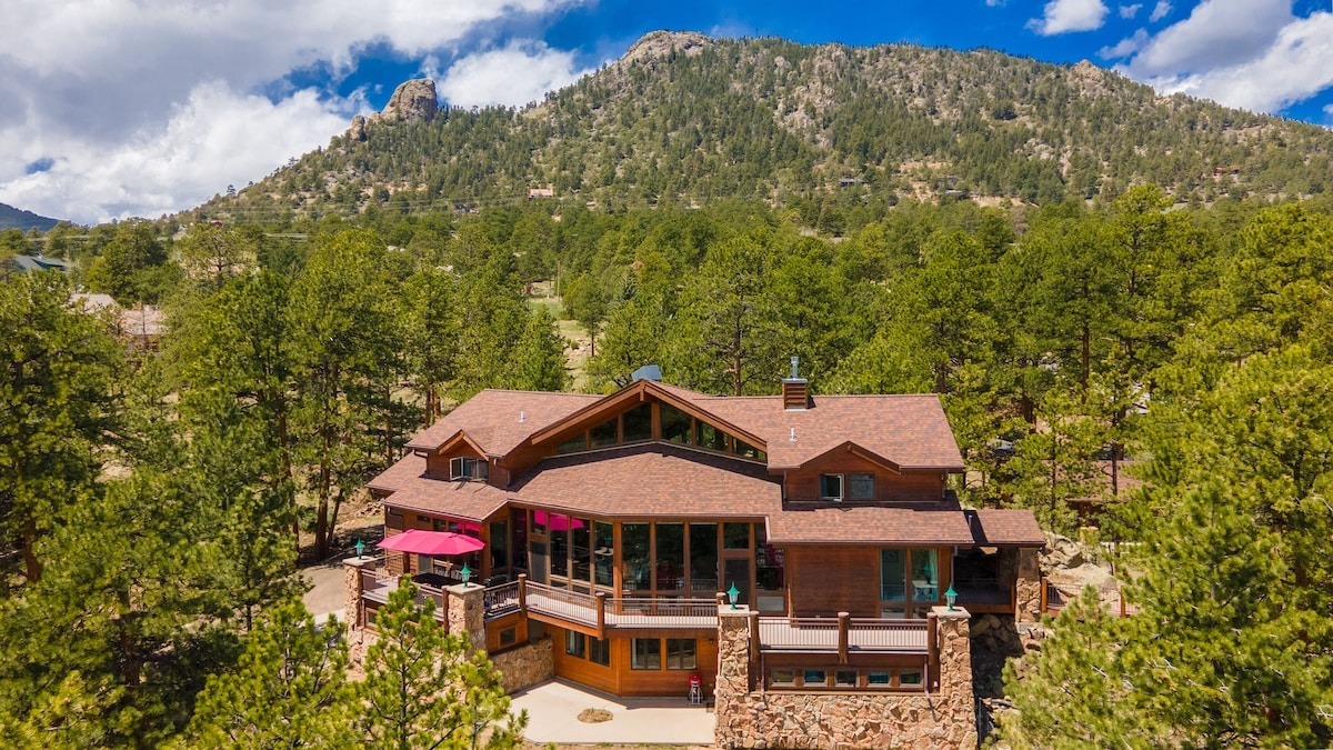 outside view of colorado airbnb vrbo micro wedding and elopement venue