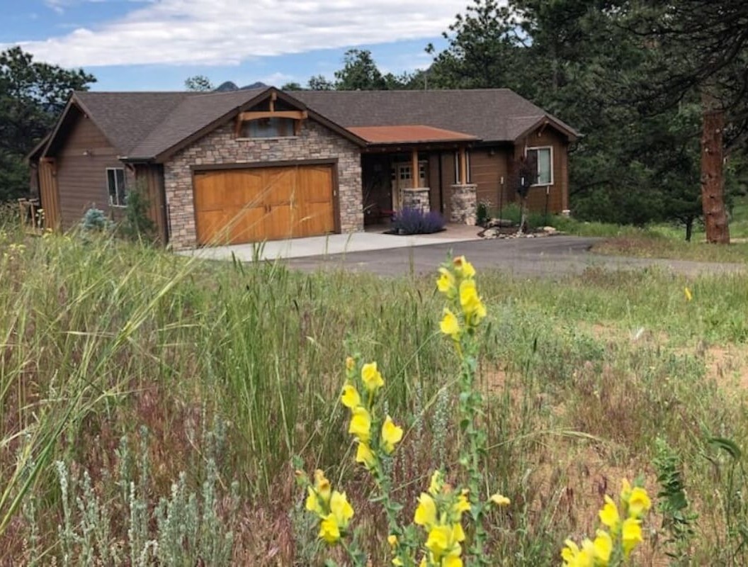 outside view of rental property - colorado airbnb micro wedding and elopement venue