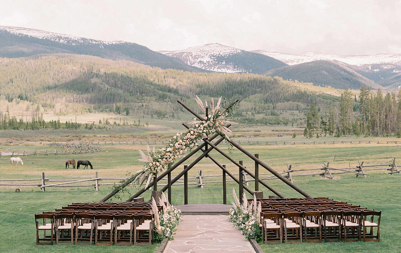 colorado wedding venue set up ceremony location in front of the mountains.