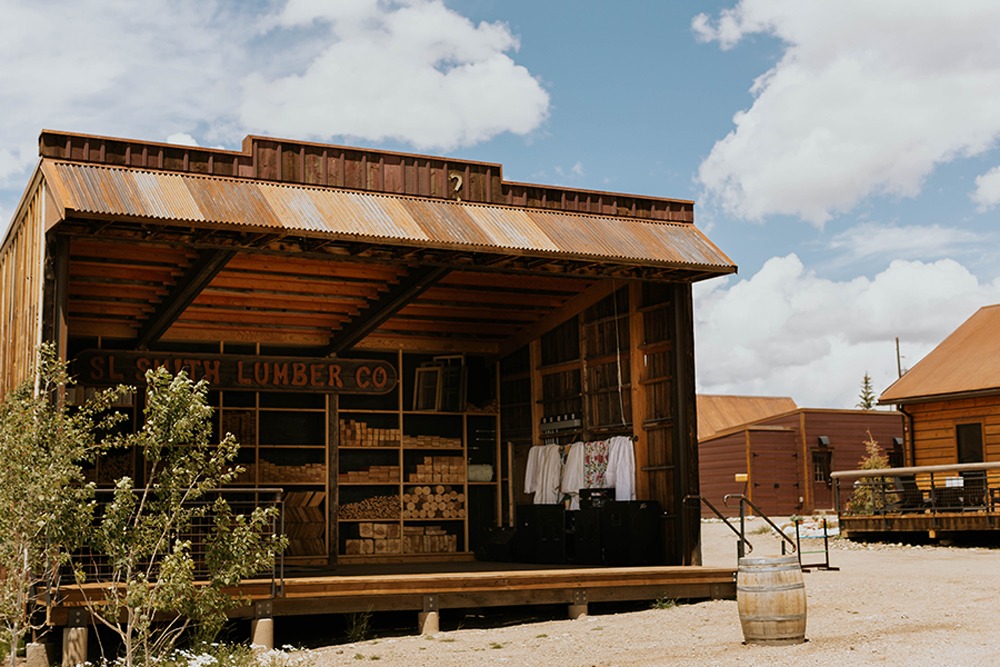 colorado micro wedding venue has stage set up for live music