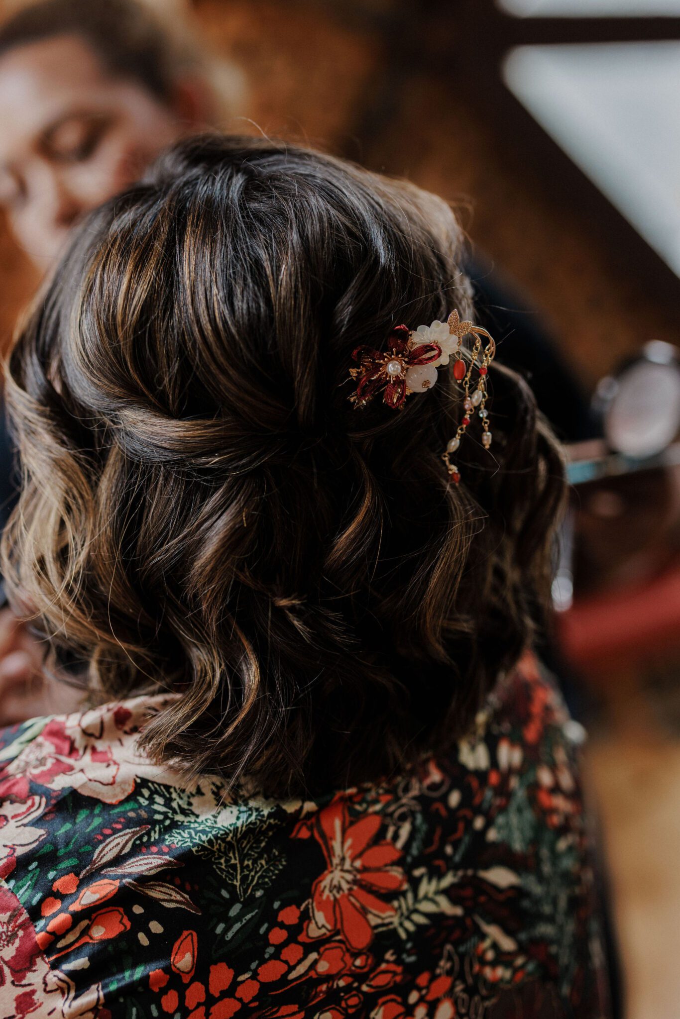 close up view of the back of the brides hair for colorado elopement